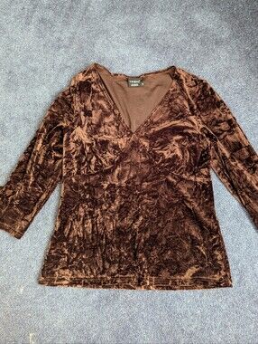 Vintage Y2K 2000s Brown Crushed Velvet 3/4 Sleeve Babydoll Shirt V Neck Buttons